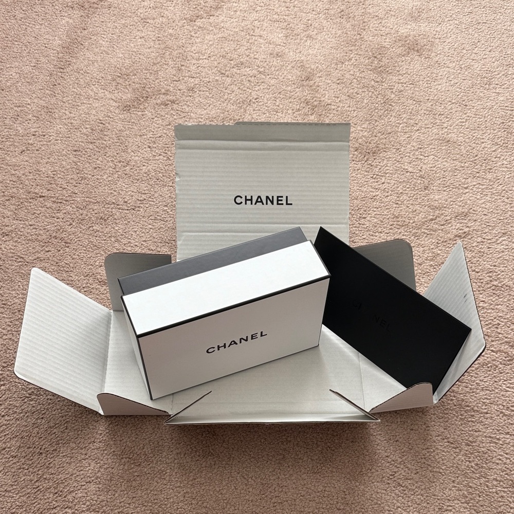 CHANEL Elegant White and Black Gift Box
